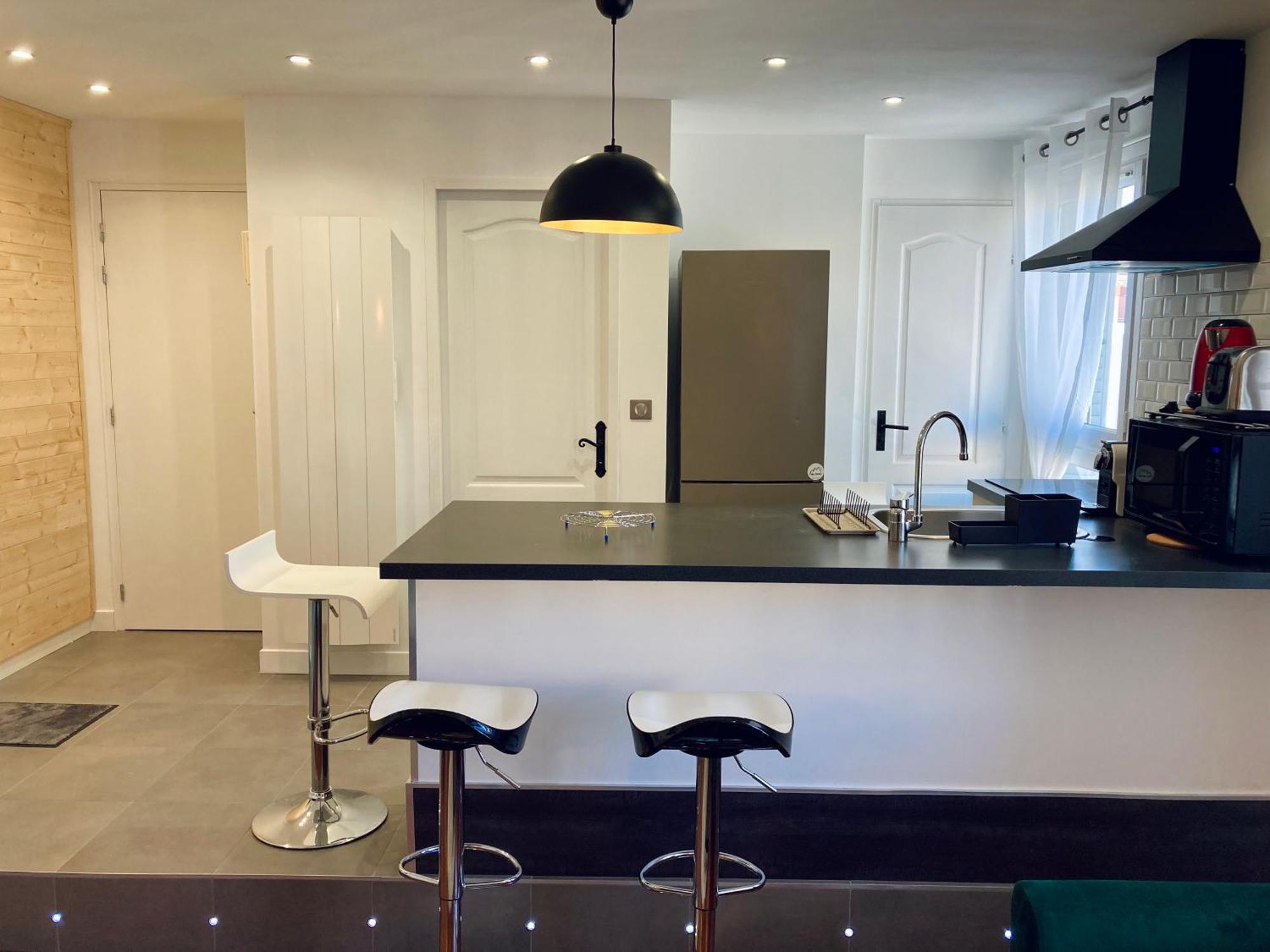 Le Nivolet, Cosy Appartement Шамбери Екстериор снимка